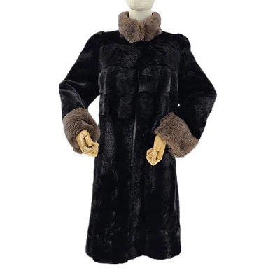 معطف فرو المنك